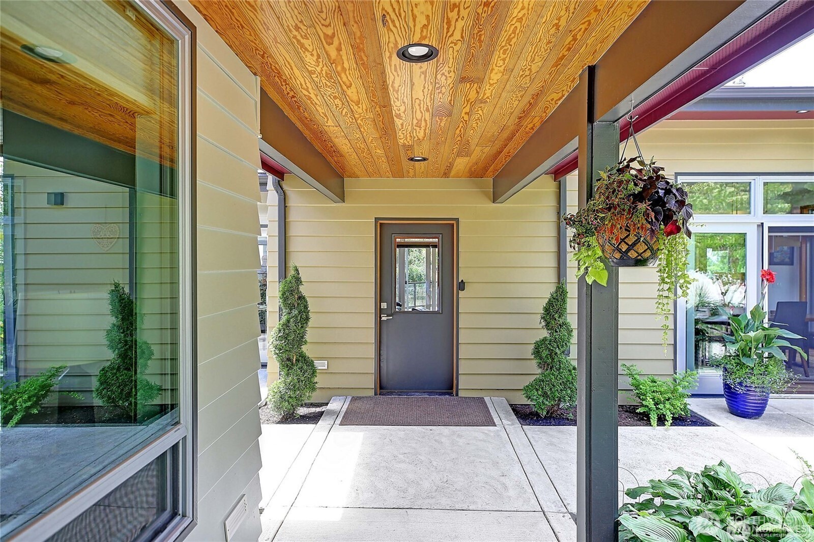 28407 Pioneer Highway , Stanwood, WA 98292