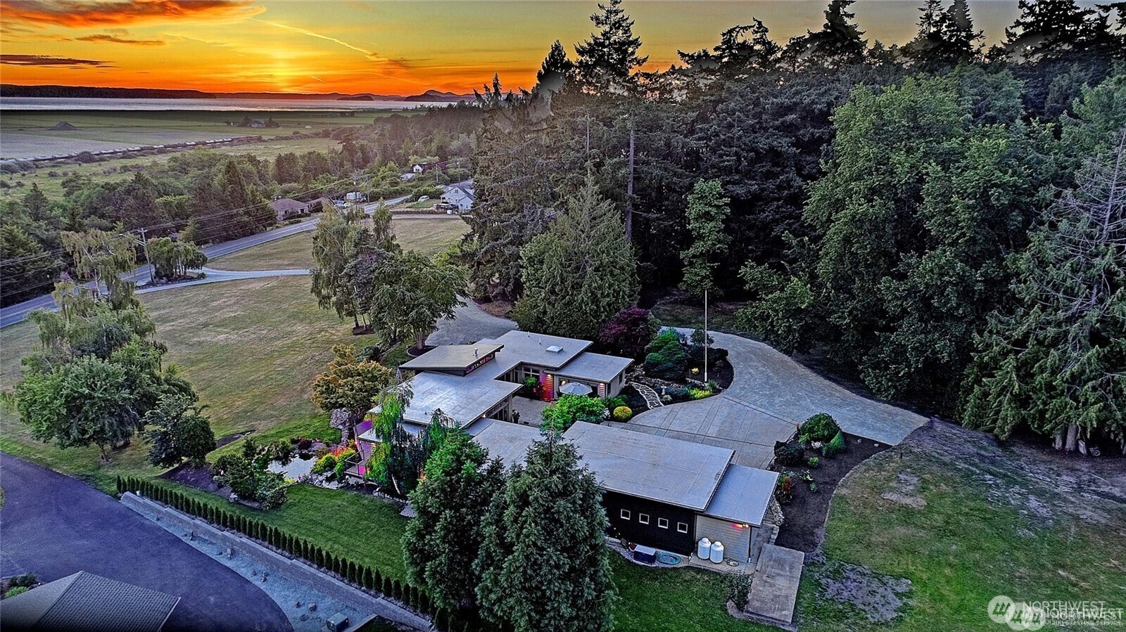 28407 Pioneer Highway , Stanwood, WA 98292