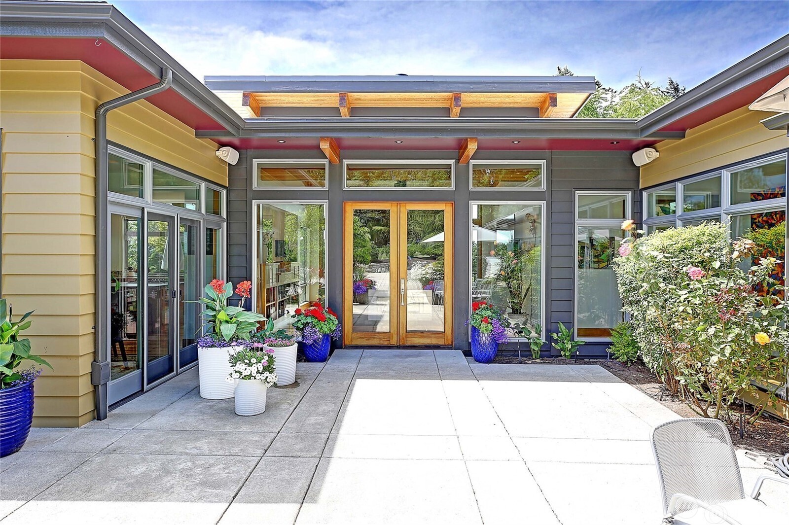 28407 Pioneer Highway , Stanwood, WA 98292