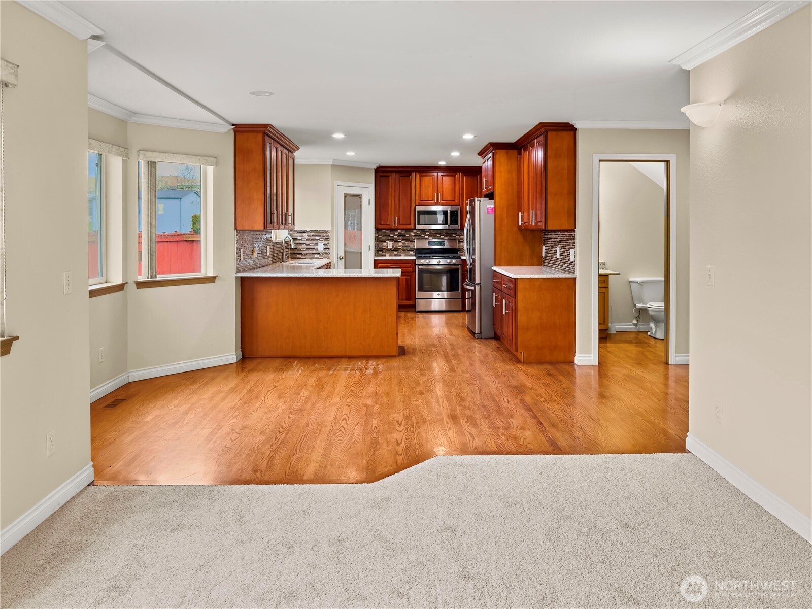 9820 S 242nd Place , Kent, WA 98030