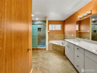 9820 S 242nd Place , Kent, WA 98030 - Photo 17