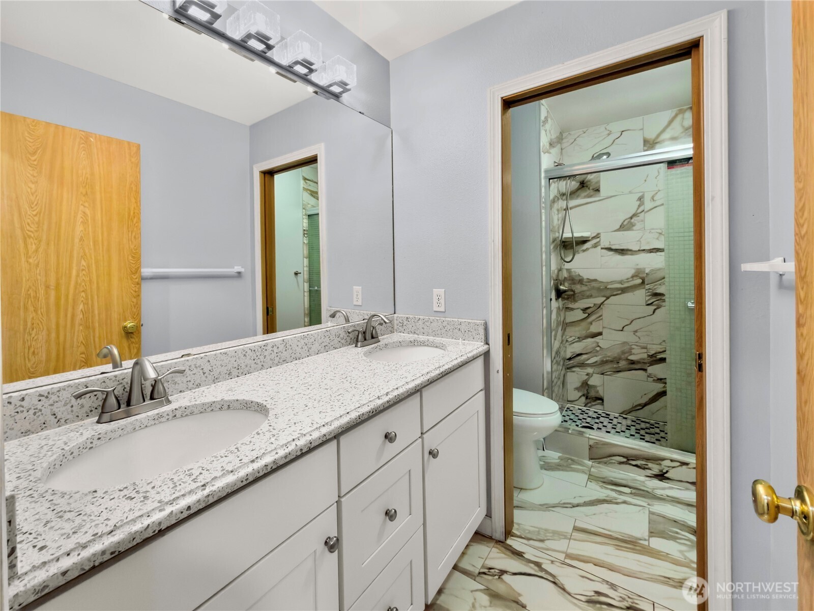 9820 S 242nd Place , Kent, WA 98030