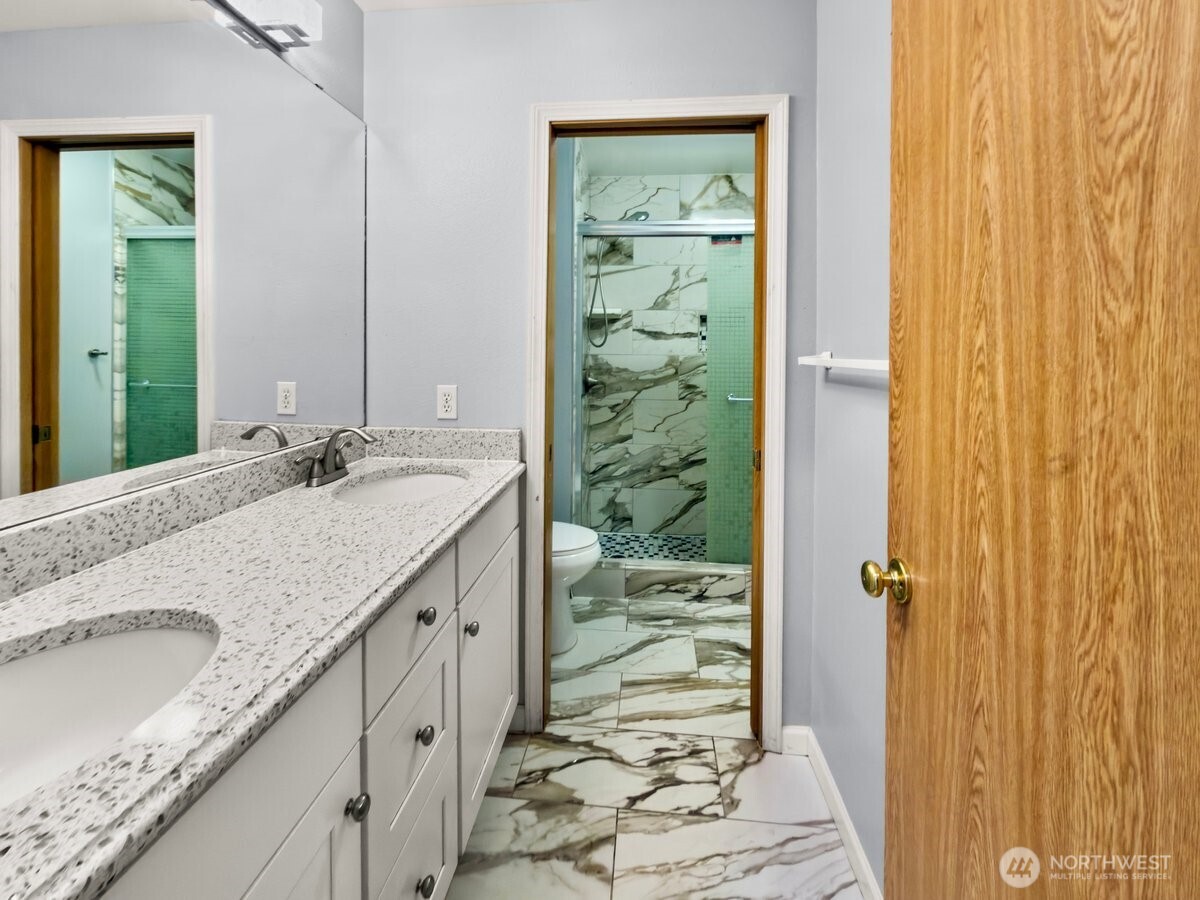 9820 S 242nd Place , Kent, WA 98030