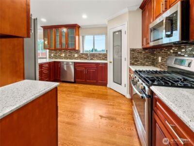 9820 S 242nd Place , Kent, WA 98030 - Photo 6