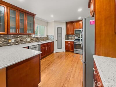 9820 S 242nd Place , Kent, WA 98030 - Photo 8