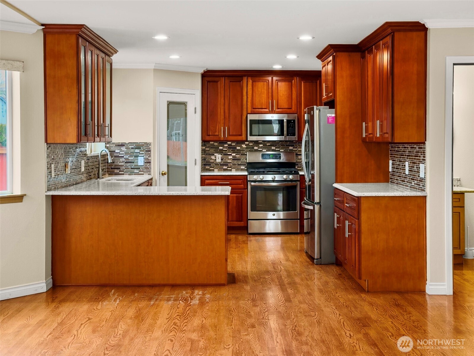 9820 S 242nd Place , Kent, WA 98030