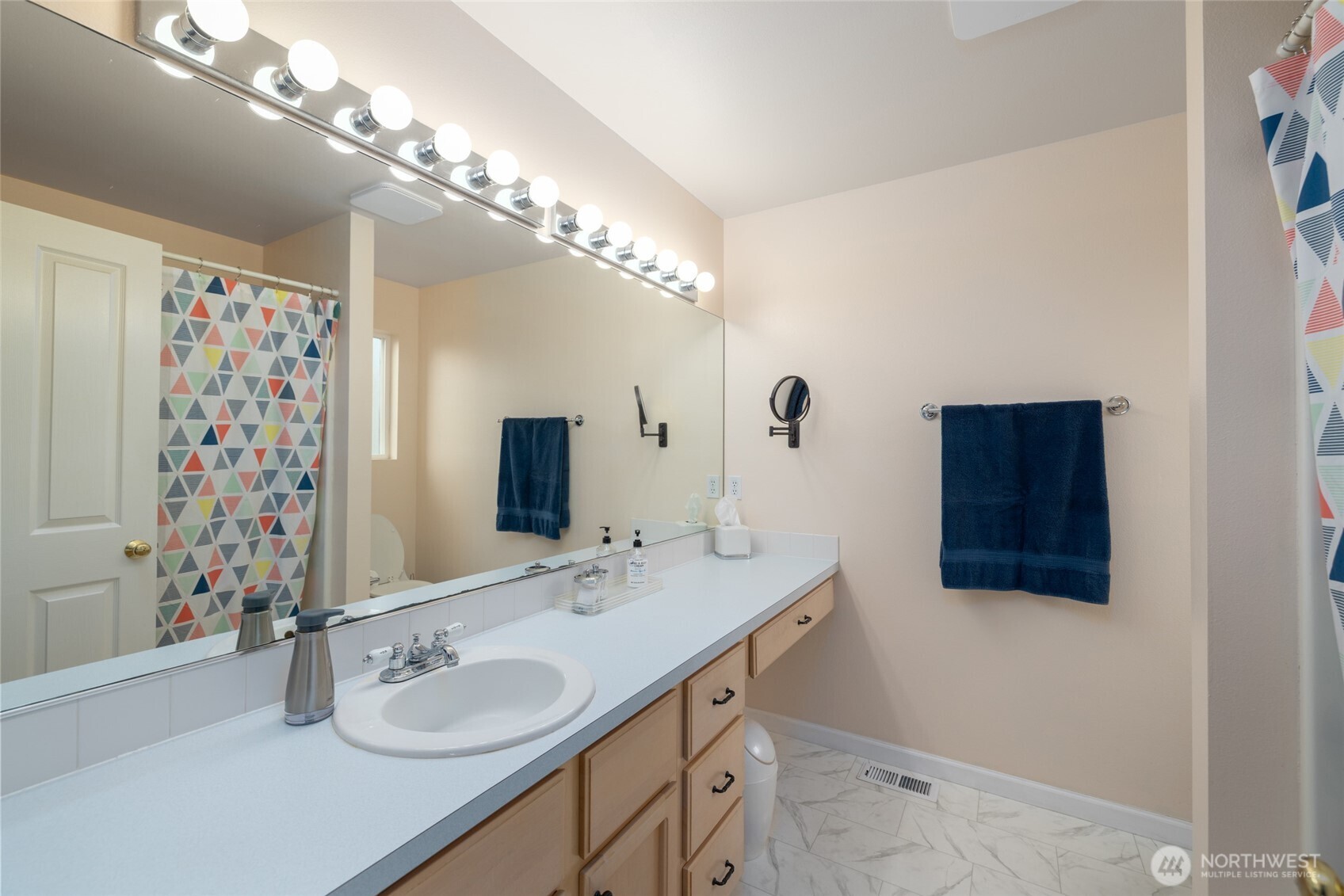 2808 West 2nd St , Anacortes, WA 98221