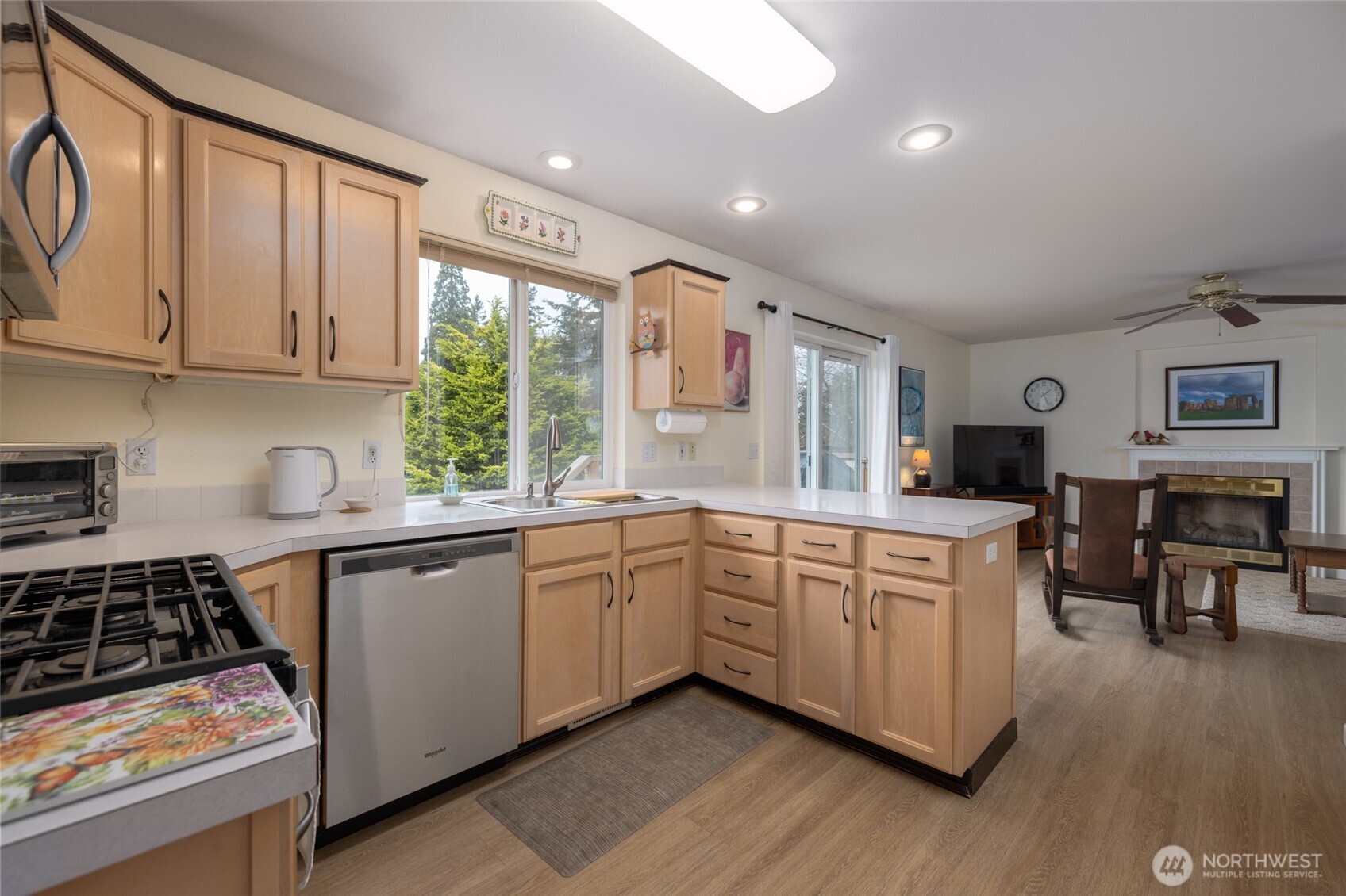 2808 West 2nd St , Anacortes, WA 98221