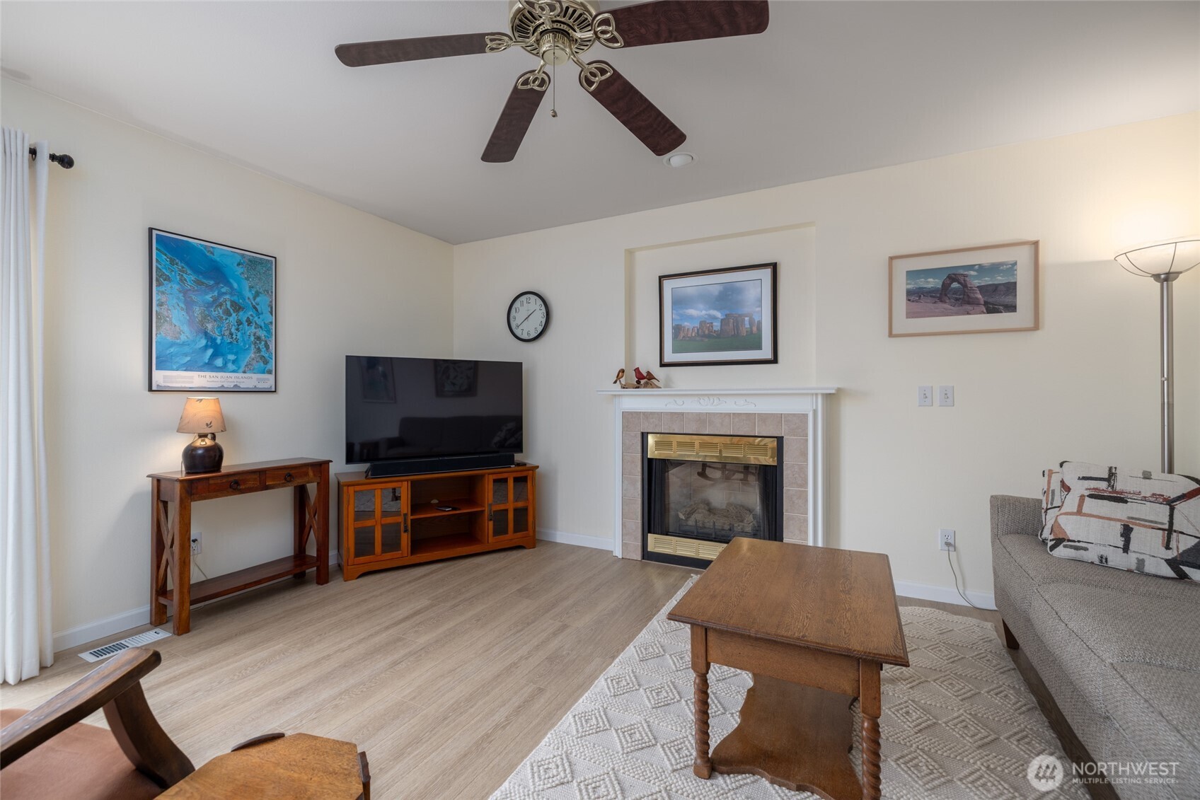 2808 West 2nd St , Anacortes, WA 98221