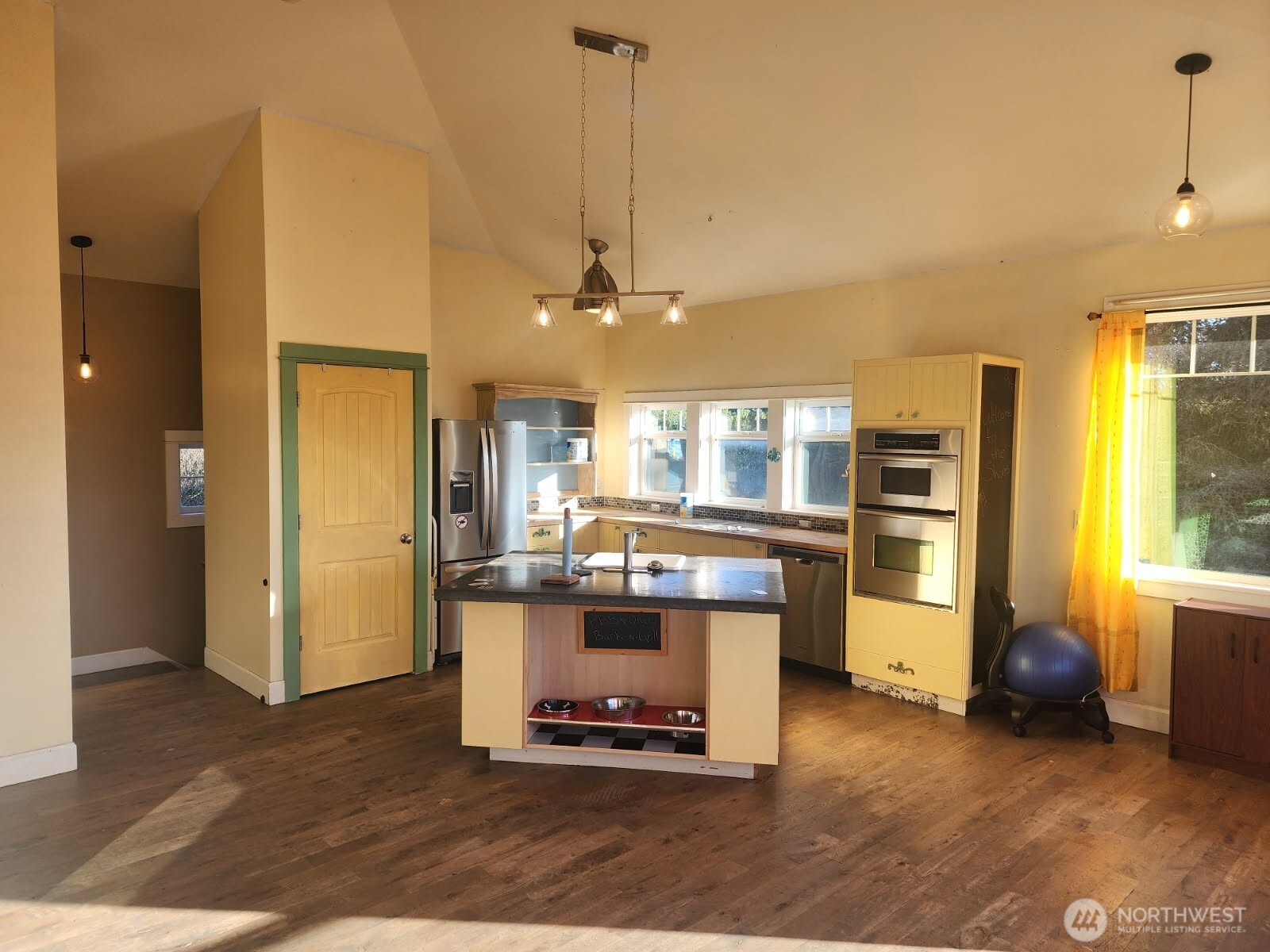 126 Sand Dune Avenue NW, Ocean Shores, WA 98569