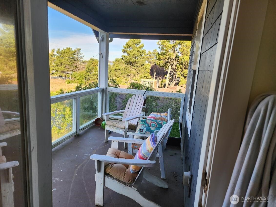 126 Sand Dune Avenue NW, Ocean Shores, WA 98569