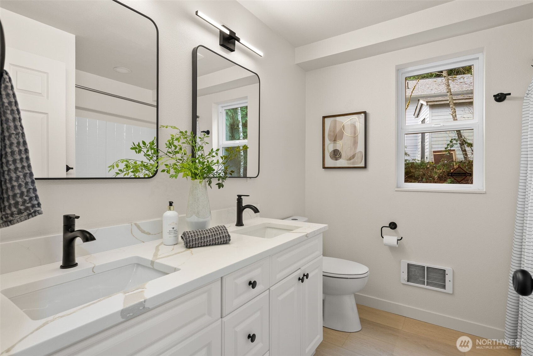 7605 NE Hidden Cove Rd , Bainbridge Island, WA 98110