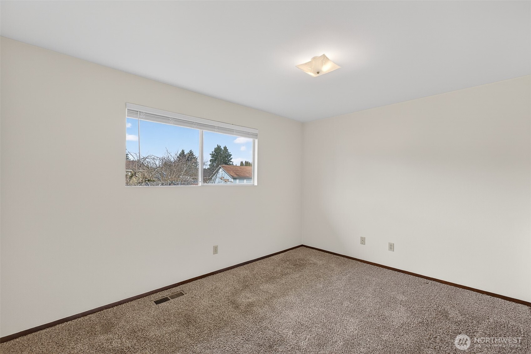 1031 N Laventure Road , Mount Vernon, WA 98273