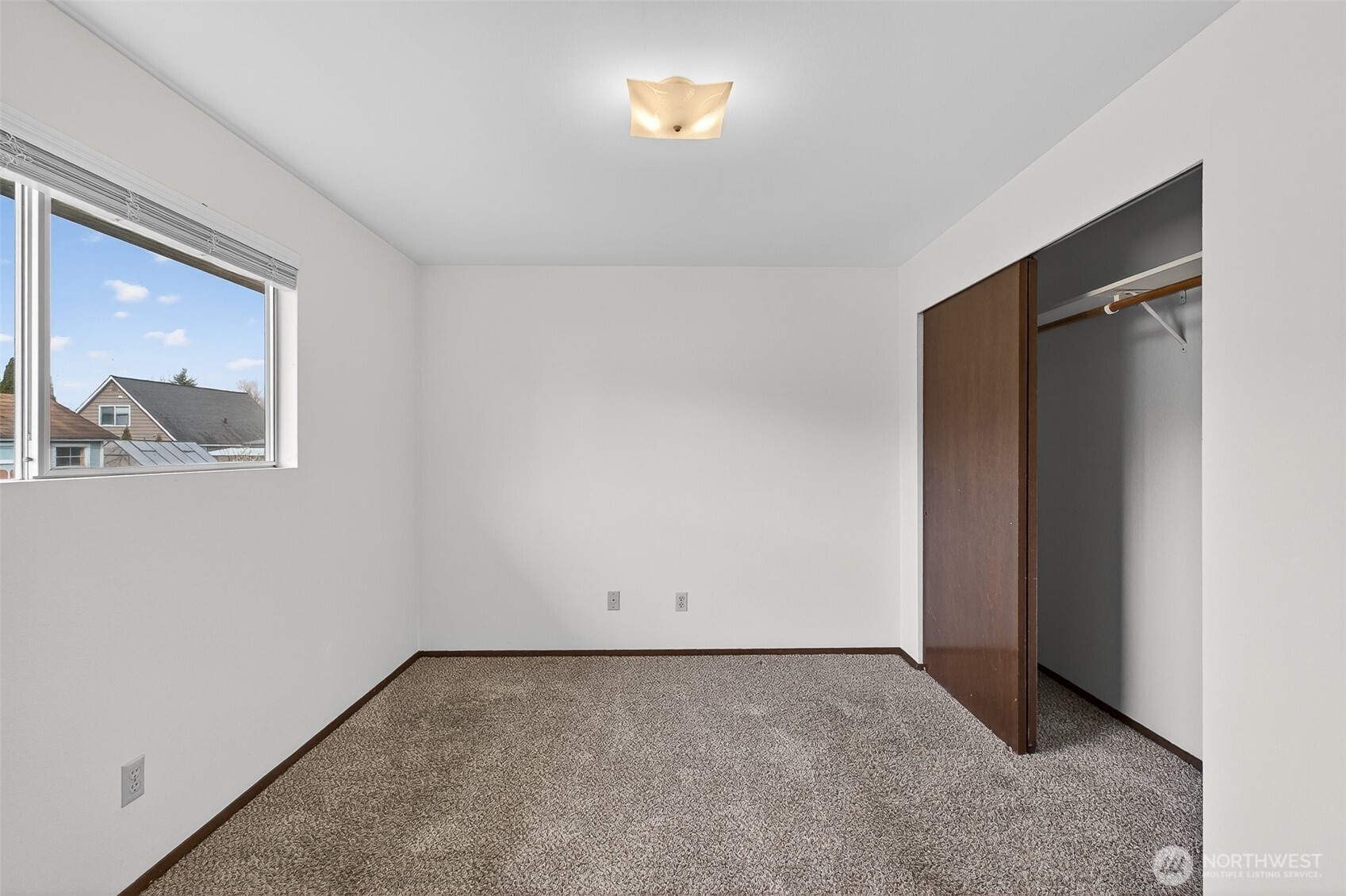 1031 N Laventure Road , Mount Vernon, WA 98273