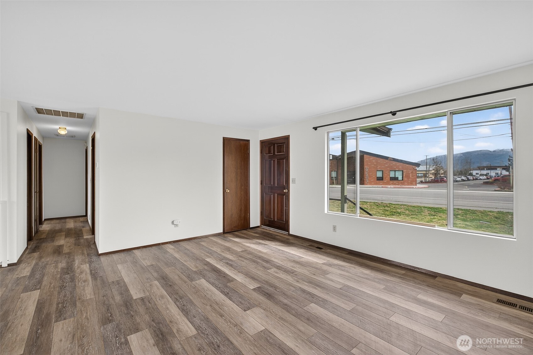 1031 N Laventure Road , Mount Vernon, WA 98273