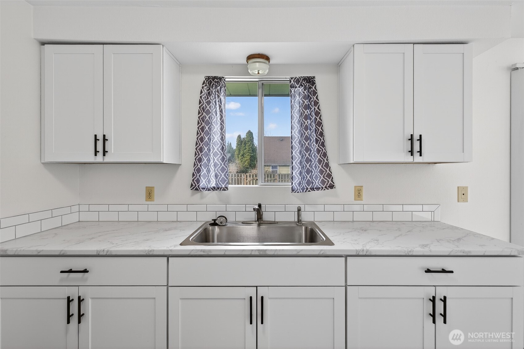 1031 N Laventure Road , Mount Vernon, WA 98273