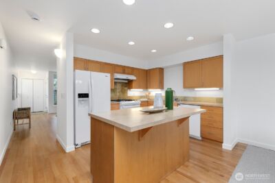 6726 35th Place S, Seattle, WA 98118 - Photo 5