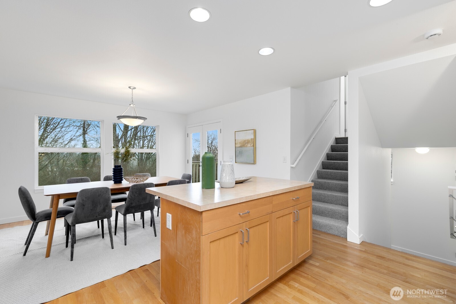 6726 35th Place S, Seattle, WA 98118