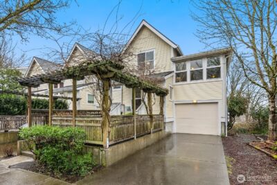 6726 35th Place S, Seattle, WA 98118