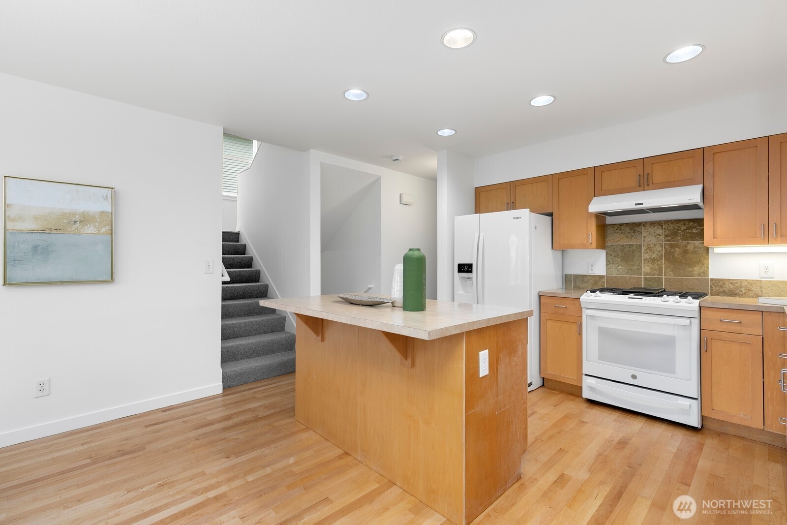 6726 35th Place S, Seattle, WA 98118