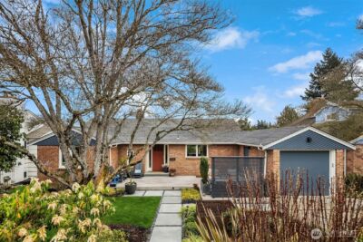 5218 Ivanhoe Place NE, Seattle, WA 98105