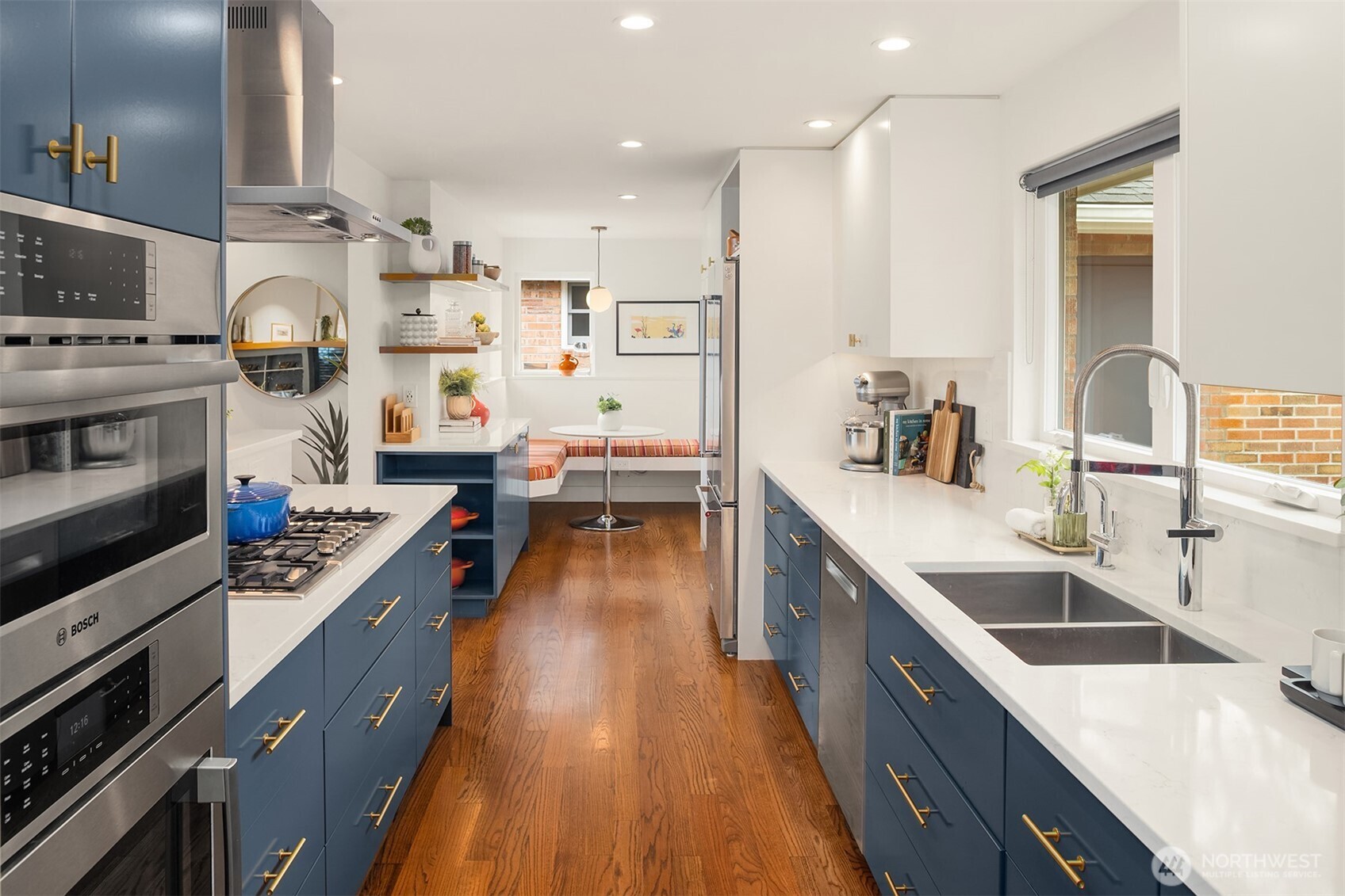 5218 Ivanhoe Place NE, Seattle, WA 98105