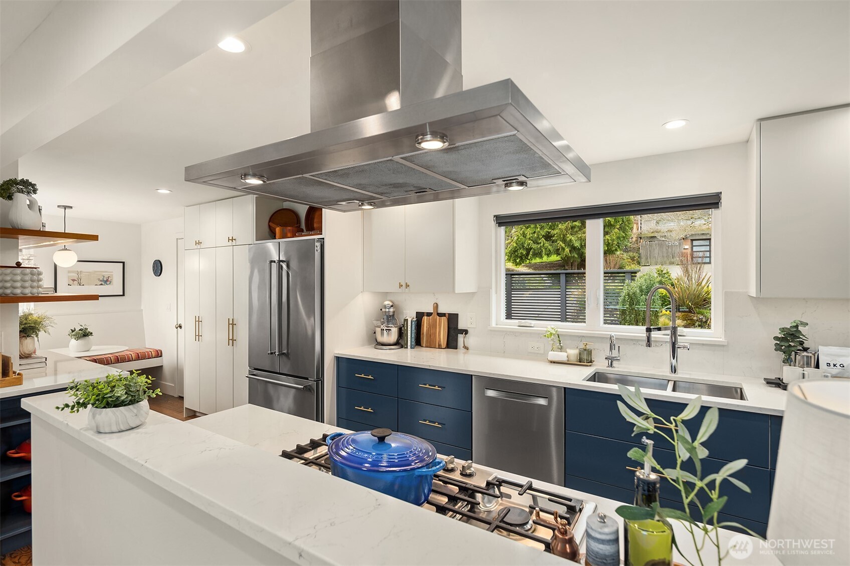 5218 Ivanhoe Place NE, Seattle, WA 98105