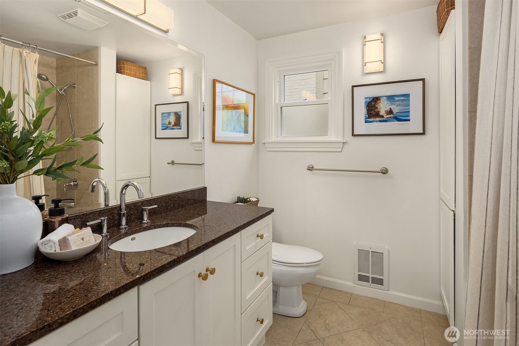 5218 Ivanhoe Place NE, Seattle, WA 98105