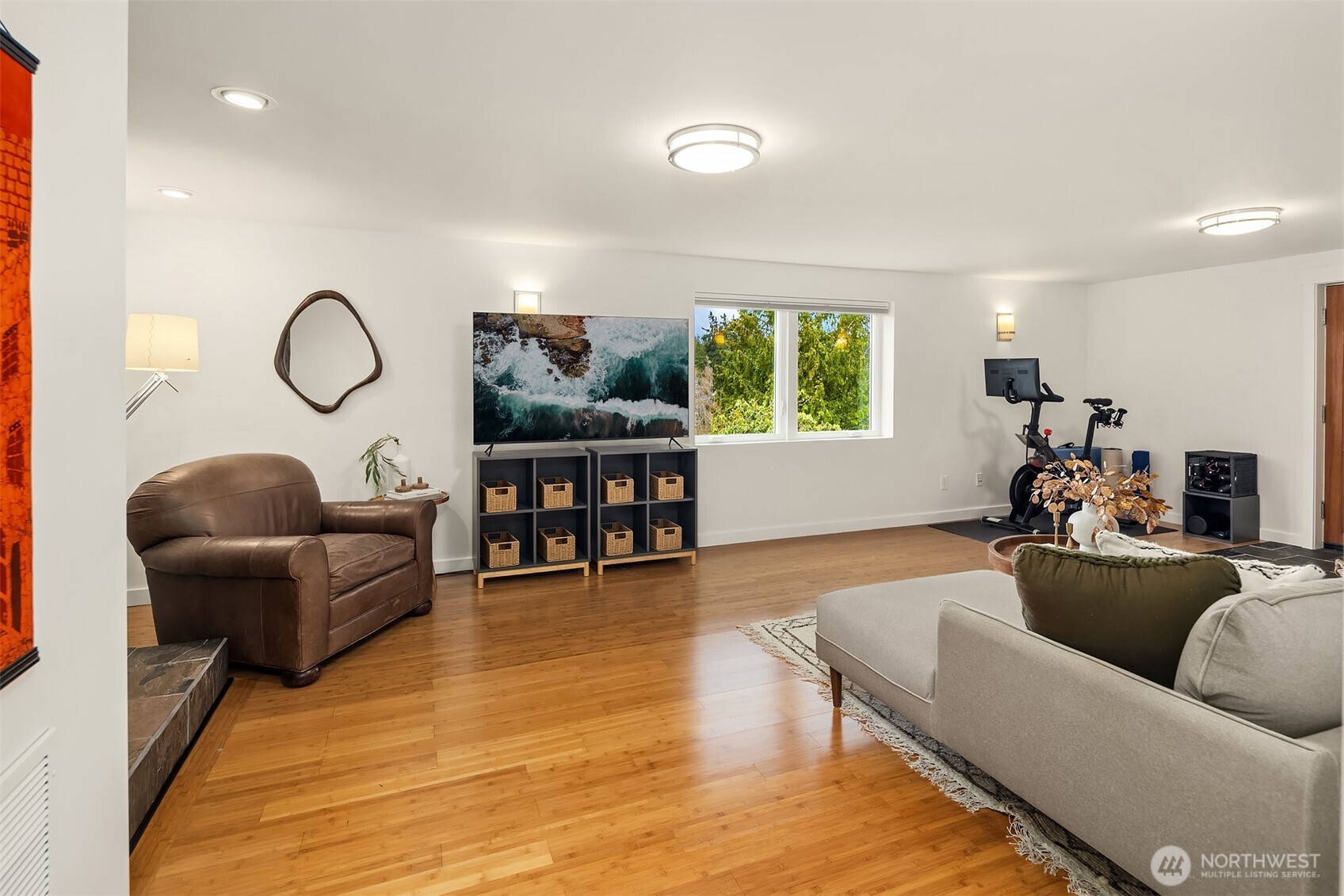 5218 Ivanhoe Place NE, Seattle, WA 98105