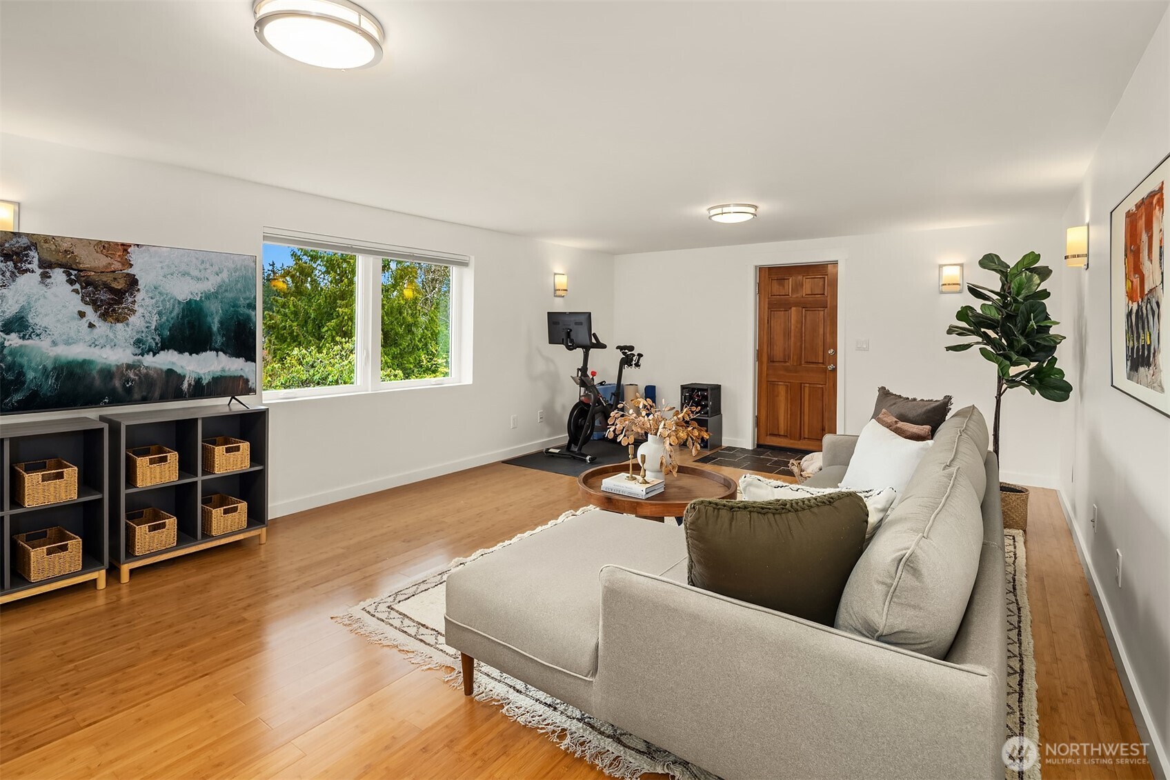 5218 Ivanhoe Place NE, Seattle, WA 98105