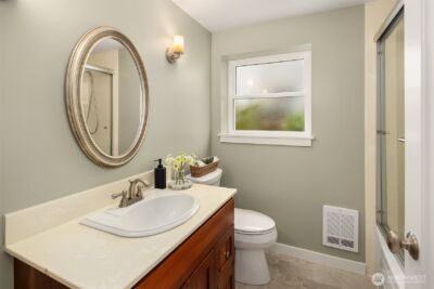 5218 Ivanhoe Place NE, Seattle, WA 98105 - Photo 32