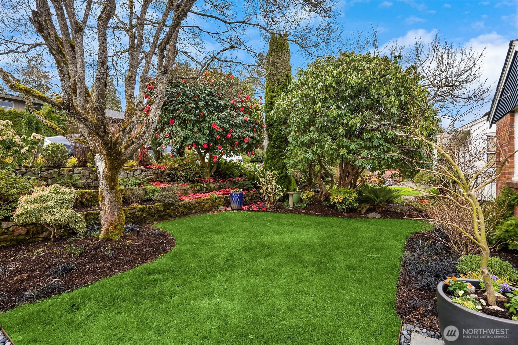 5218 Ivanhoe Place NE, Seattle, WA 98105