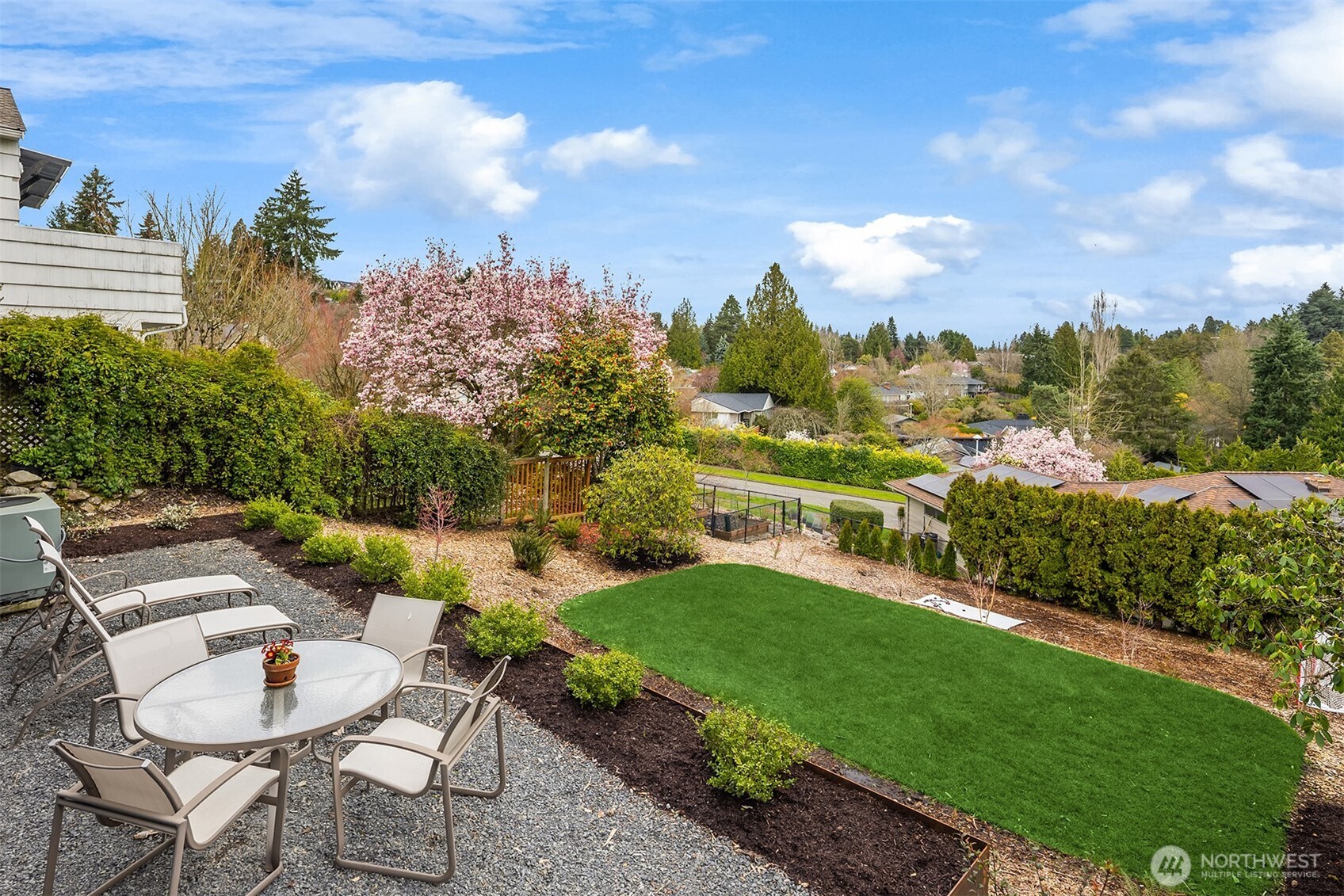 5218 Ivanhoe Place NE, Seattle, WA 98105