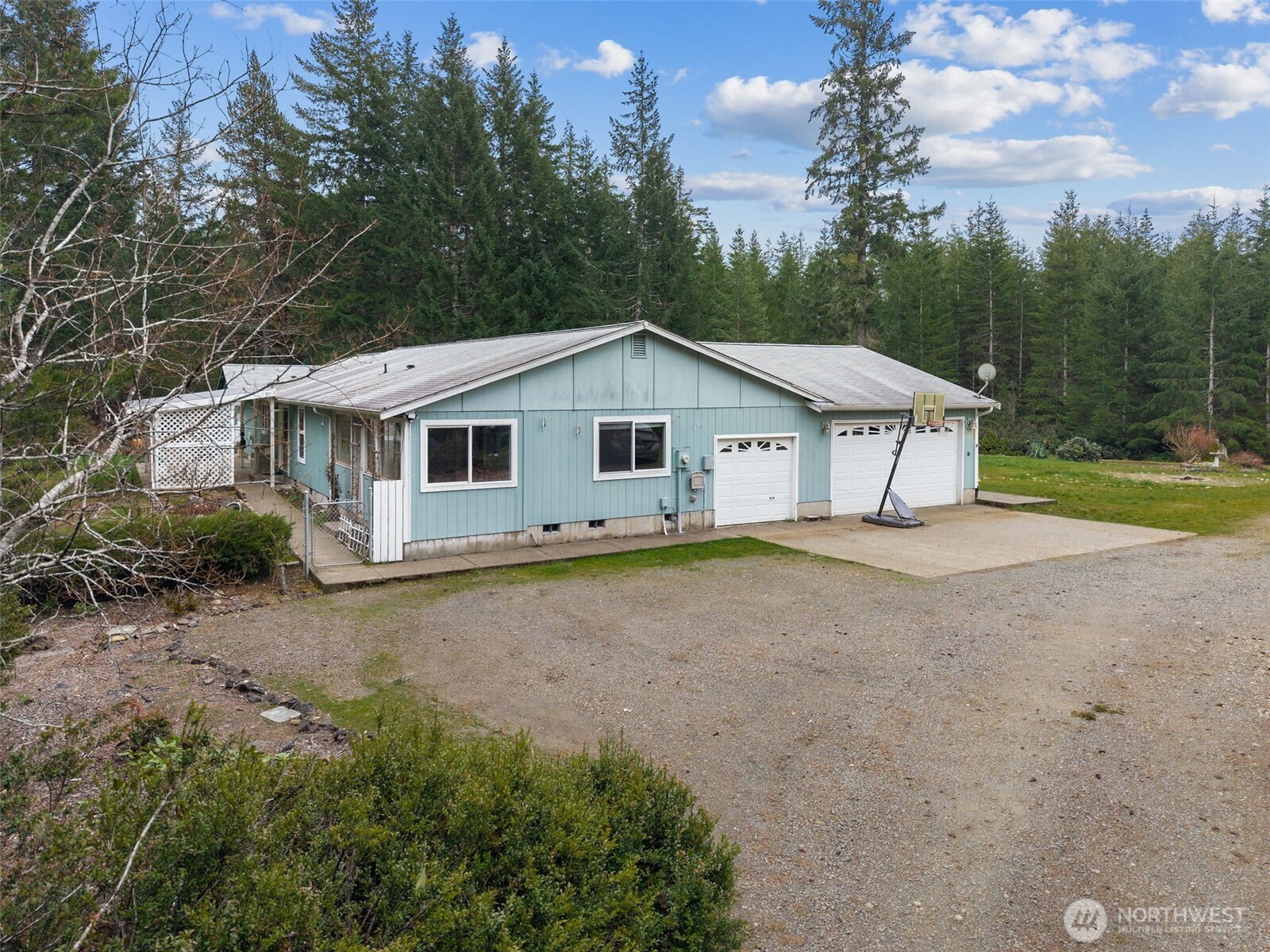 10 E Mooreview Lane E, Shelton, WA 98584