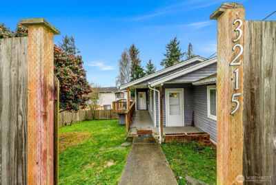 3215 19th Street , Everett, WA 98201-2667 - Photo 3