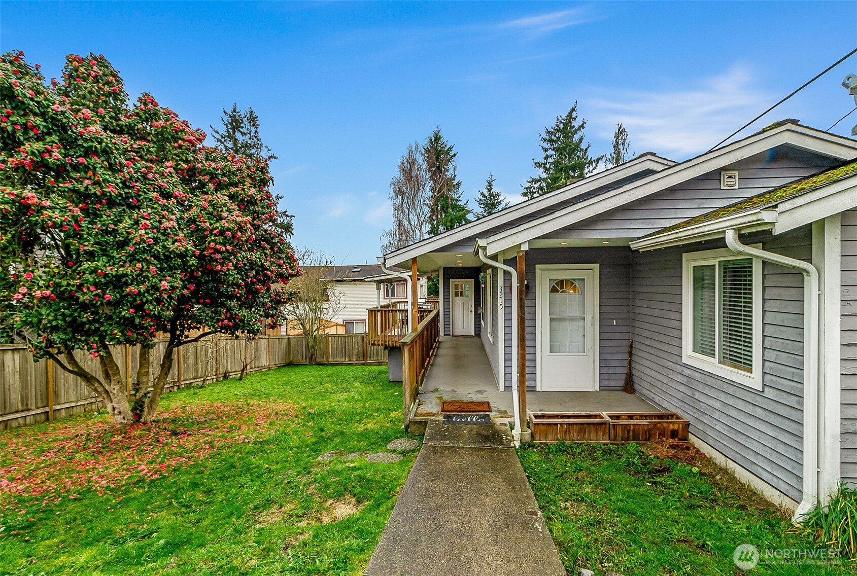 3215 19th Street , Everett, WA 98201-2667