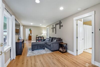 3215 19th Street , Everett, WA 98201-2667 - Photo 6