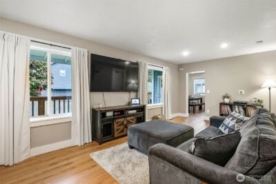 3215 19th Street , Everett, WA 98201-2667 - Photo 8