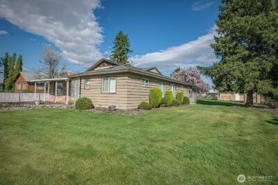 318 NE Lambert Avenue , College Place, WA 99324