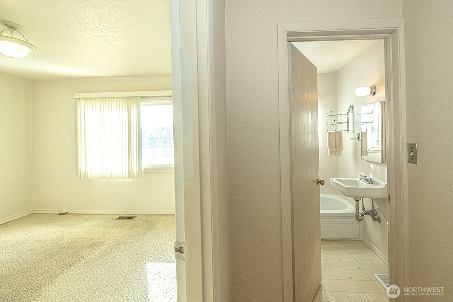 318 NE Lambert Avenue , College Place, WA 99324