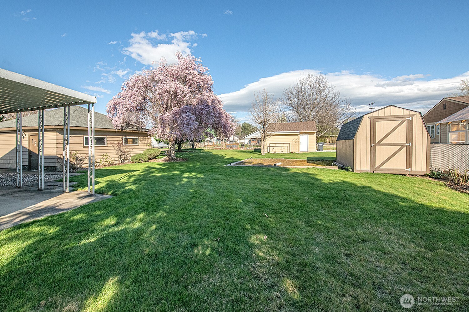 318 NE Lambert Avenue , College Place, WA 99324