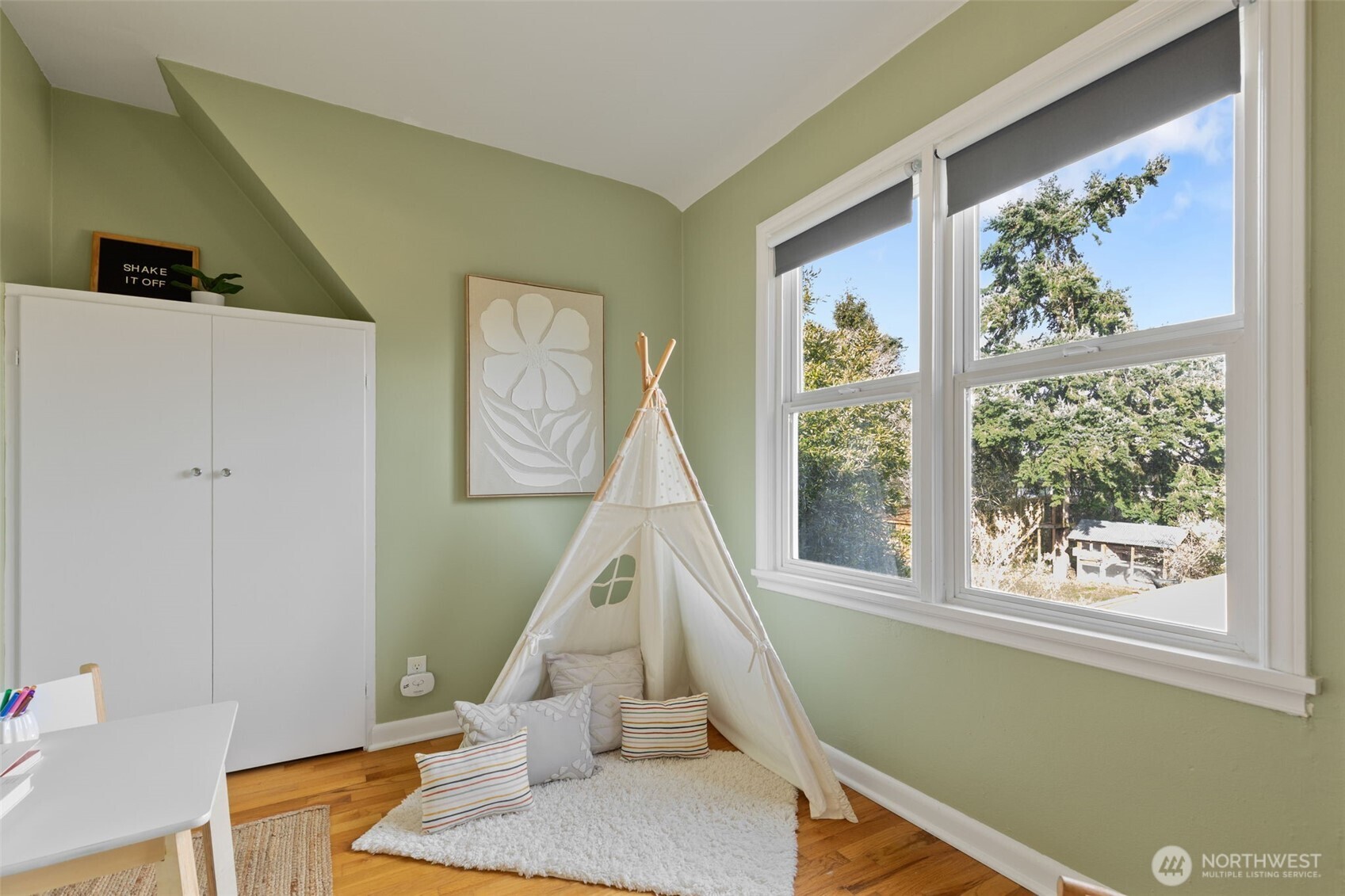 9716 14th Avenue NW, Seattle, WA 98117