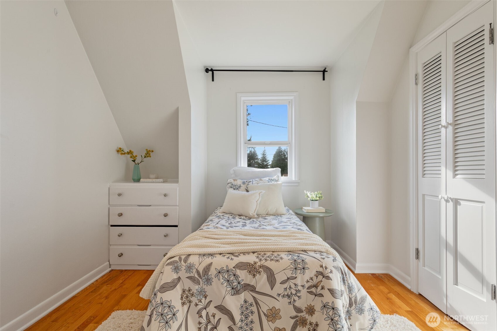 9716 14th Avenue NW, Seattle, WA 98117