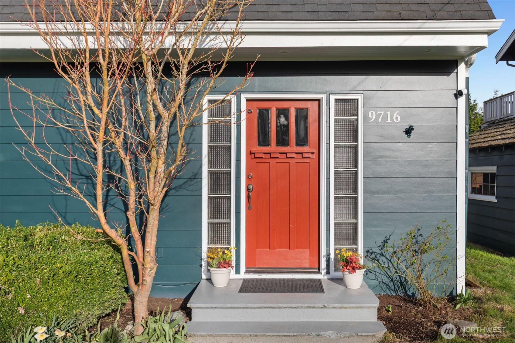 9716 14th Avenue NW, Seattle, WA 98117