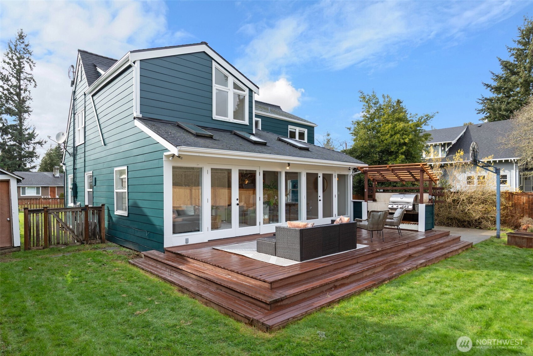 9716 14th Avenue NW, Seattle, WA 98117