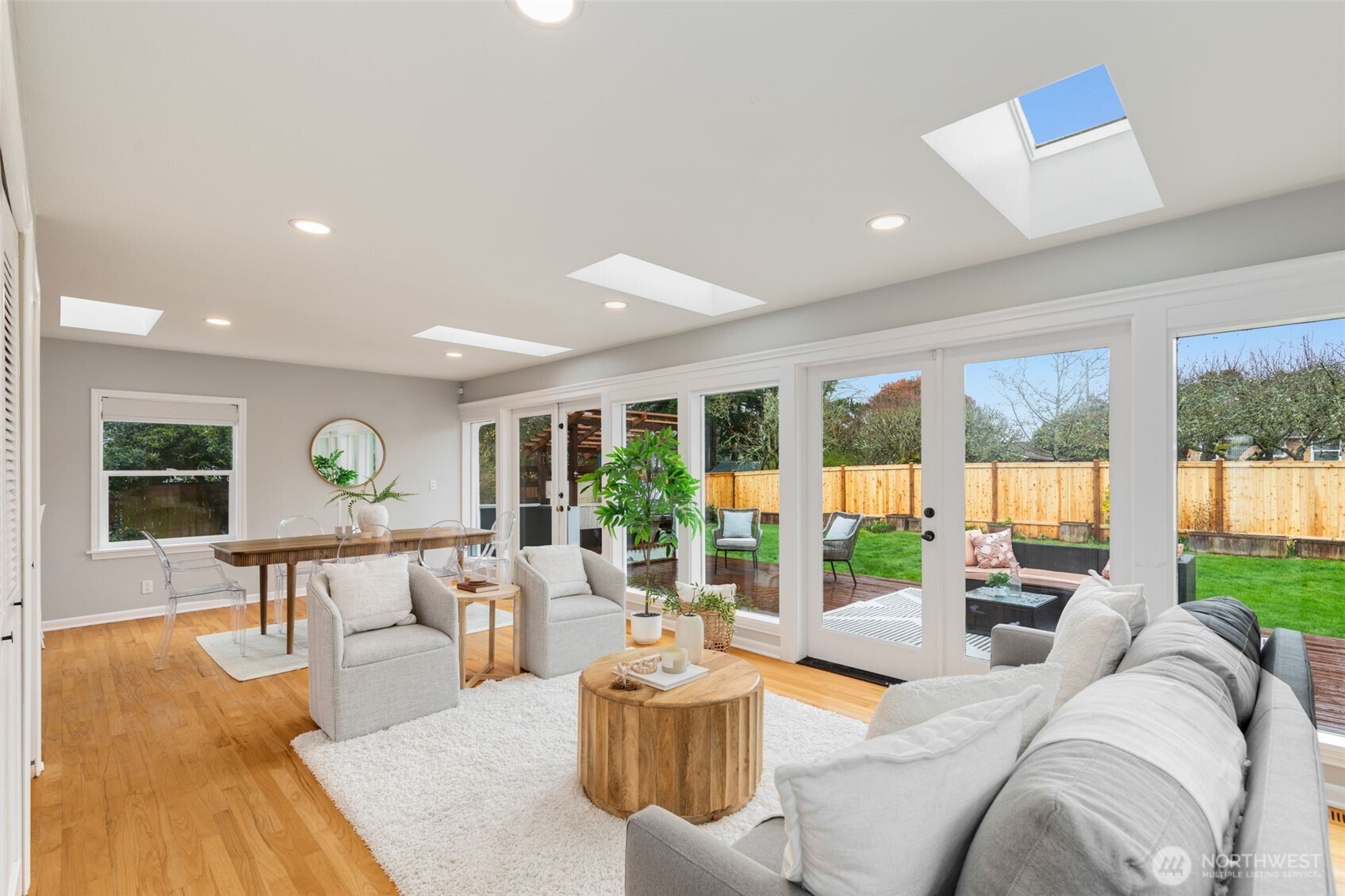 9716 14th Avenue NW, Seattle, WA 98117