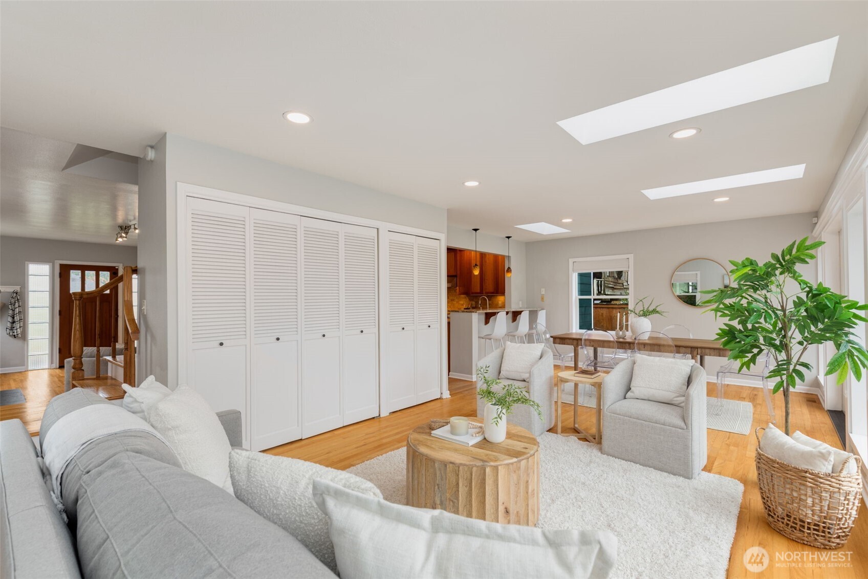 9716 14th Avenue NW, Seattle, WA 98117