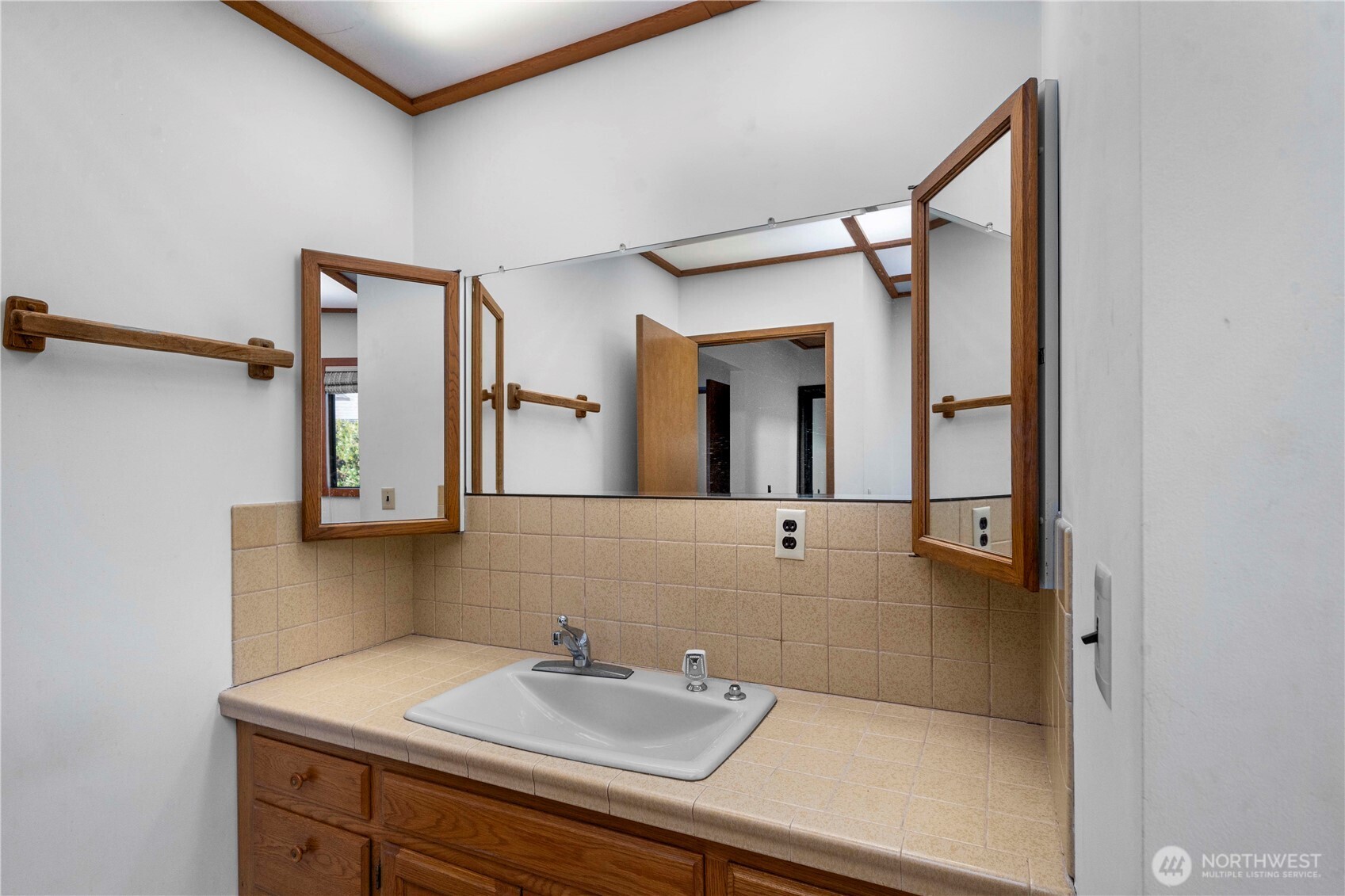 491 Bachelor Road , Sequim, WA 98382-8726