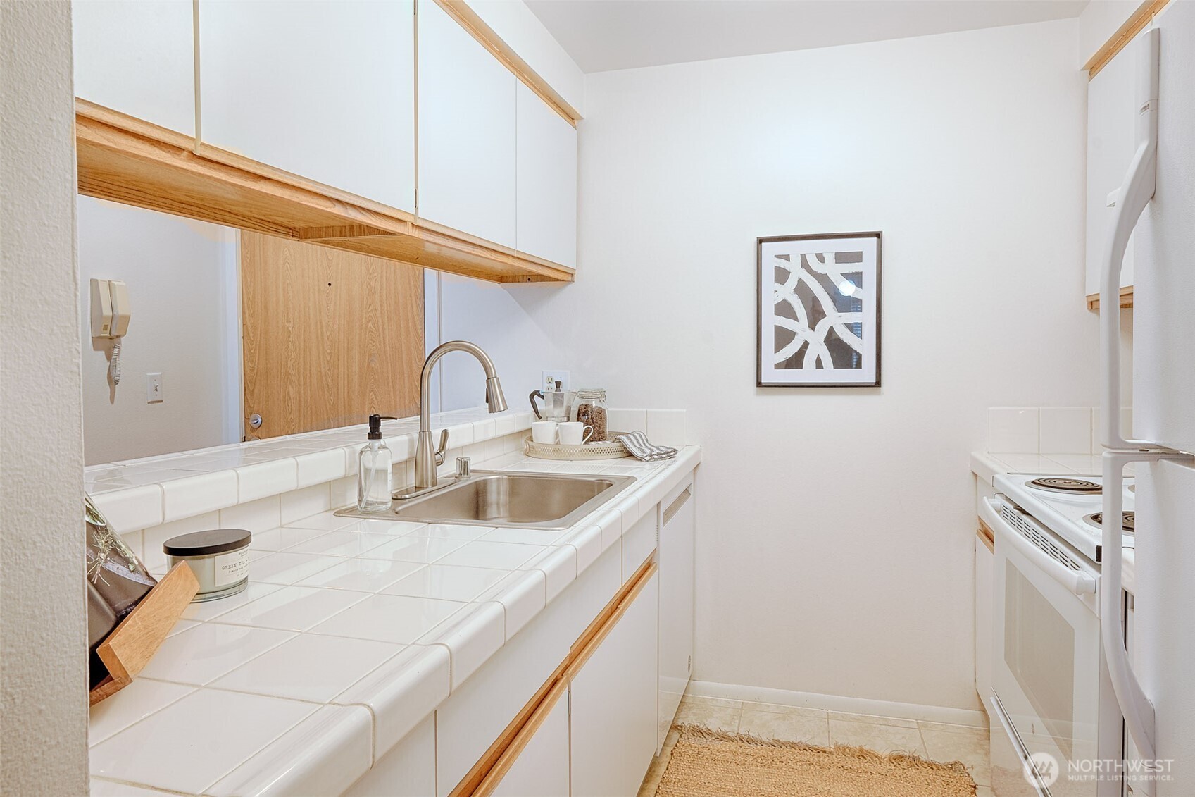 7000 Cleopatra Place NW #303, Seattle, WA 98117