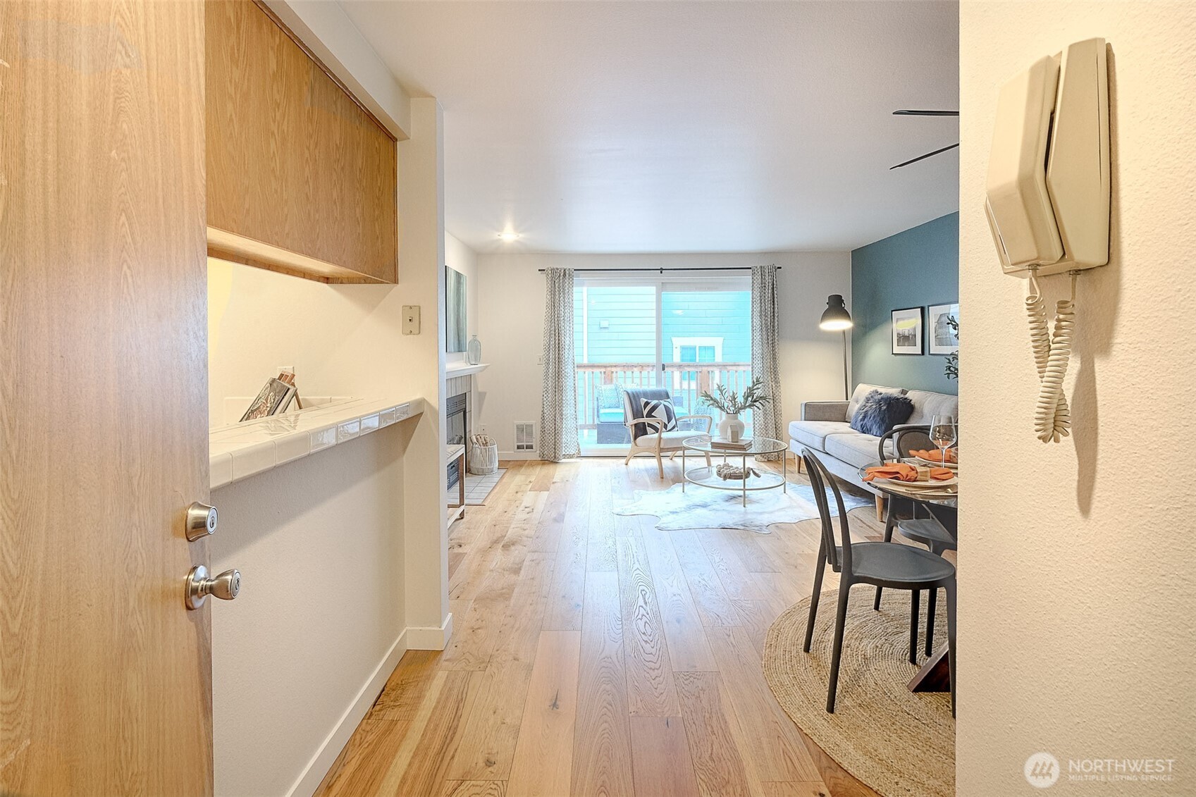 7000 Cleopatra Place NW #303, Seattle, WA 98117